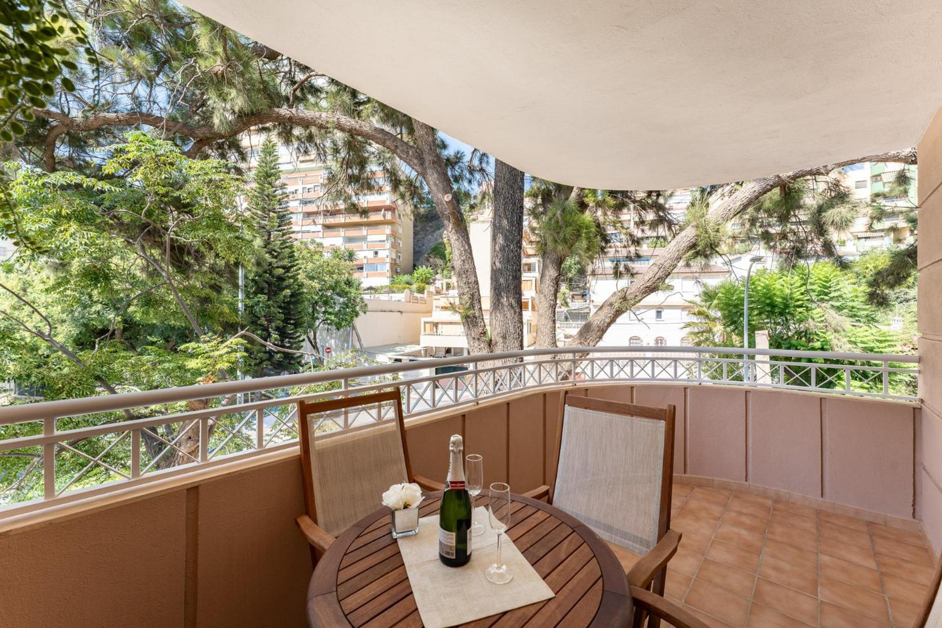 Malagasuite Costa Sol Oasis Torremolinos Exterior photo